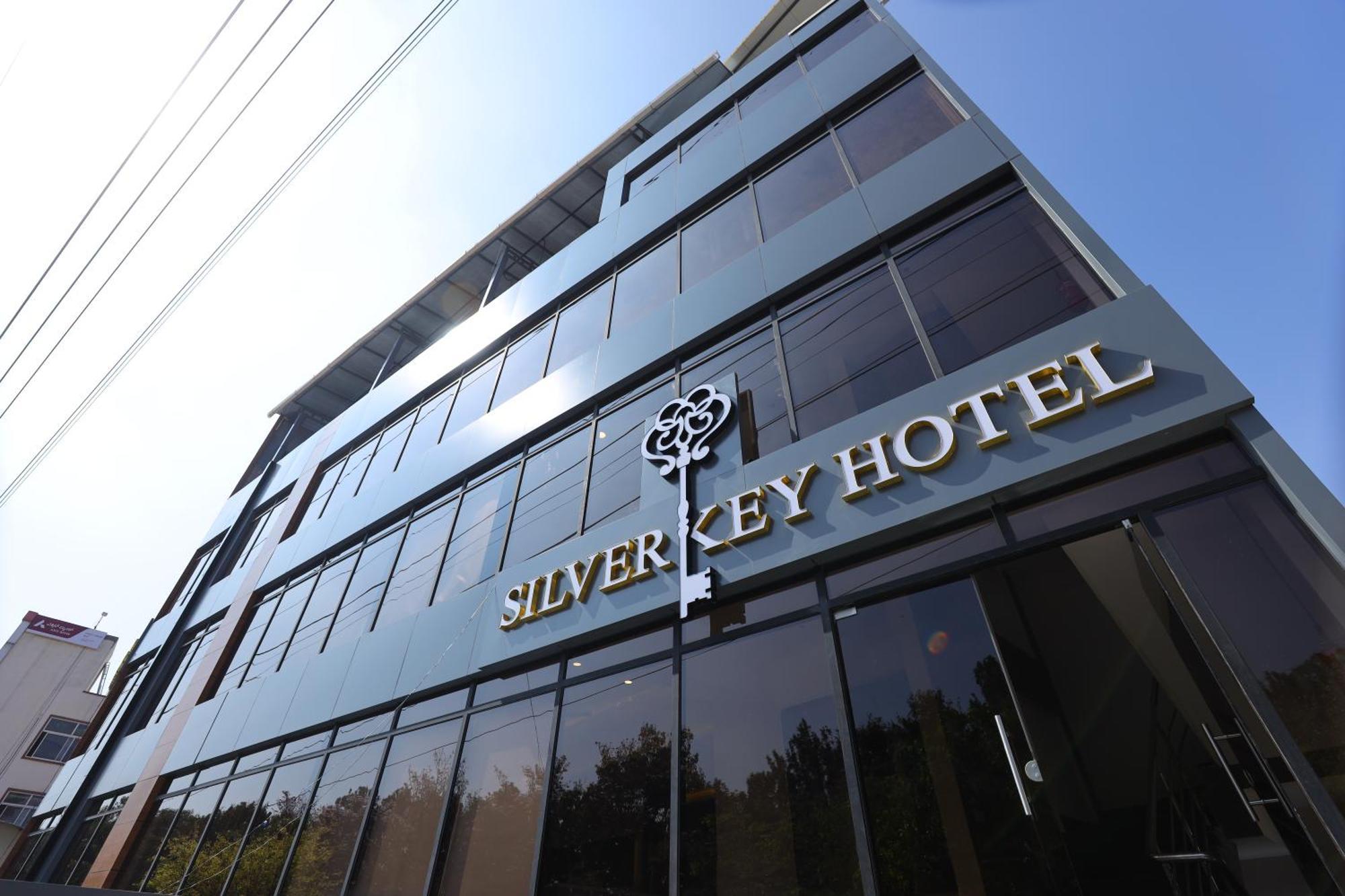 Silverkey Hotel Yelahanka Bangalore Exterior foto